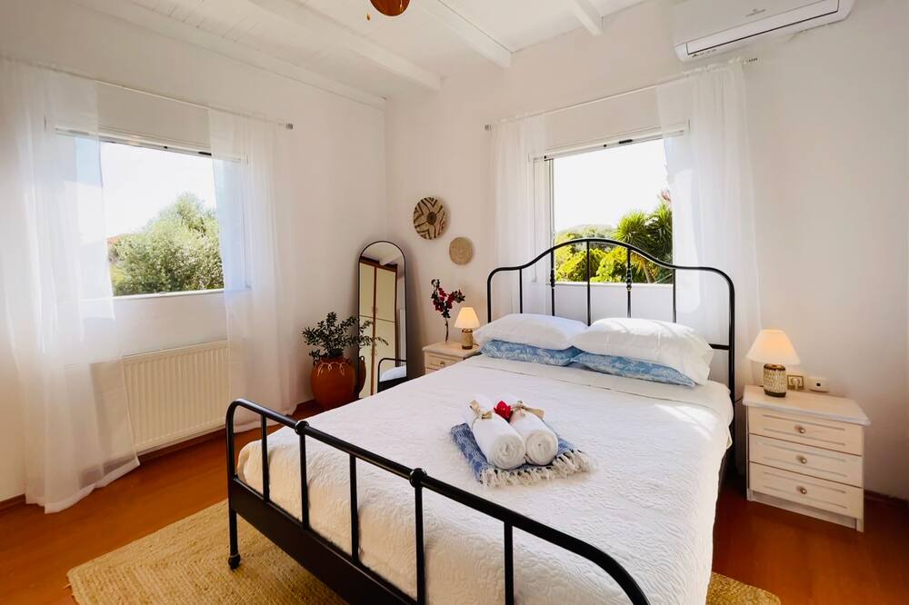 Photo of Bedroom in Kato Diminio