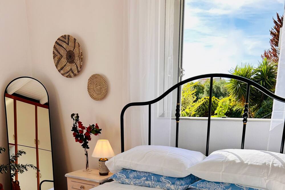 Photo of Bedroom in Kato Diminio
