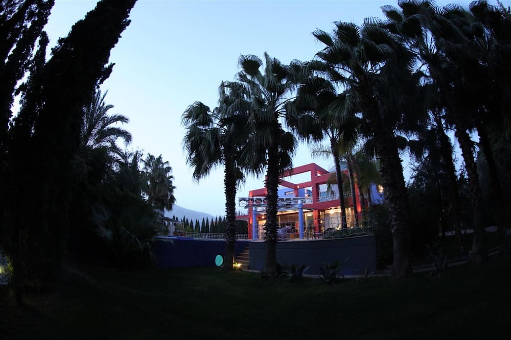 Photo of Others in Eretria