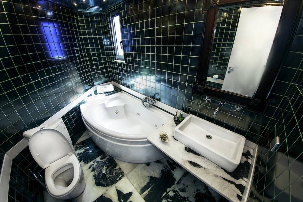 Photo of Bathroom in Eretria