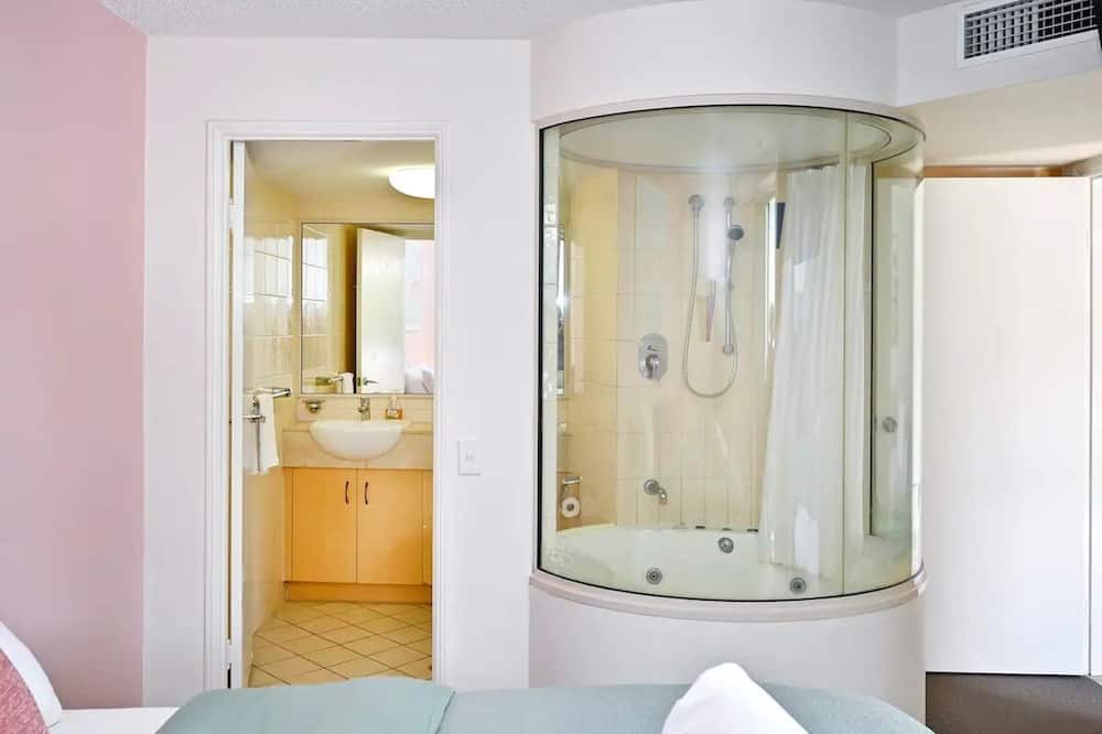Photo of Bathroom in Alexandra Headland