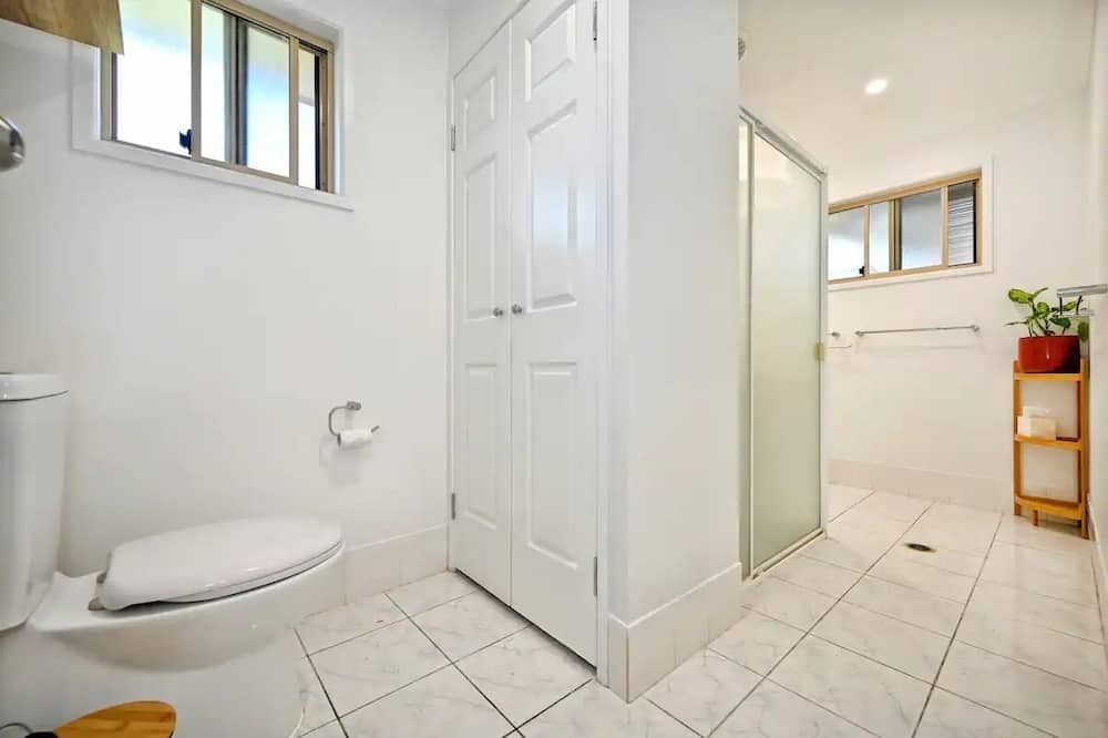 Photo of Bathroom in Warana