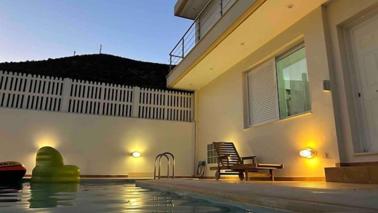 Photo of Outdoor in Kaki Thalassa