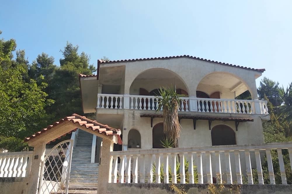 Photo of Outdoor in Eretria