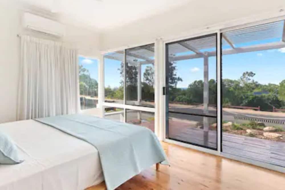 Photo of Bedroom in Point Vernon