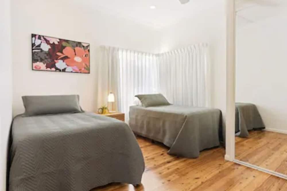 Photo of Bedroom in Point Vernon