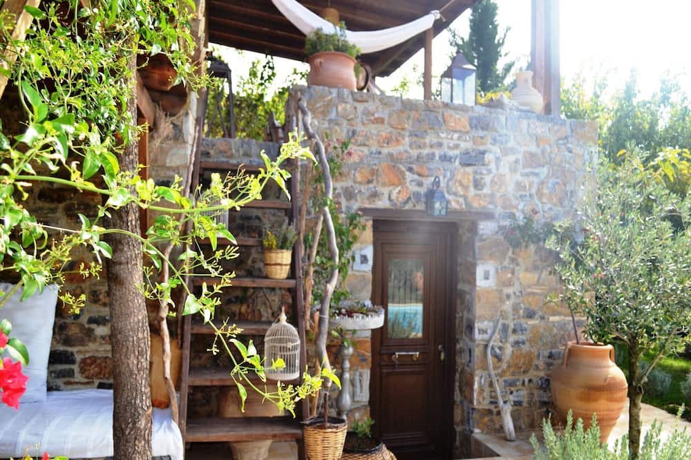 Photo of Outdoor in Nerotrivia