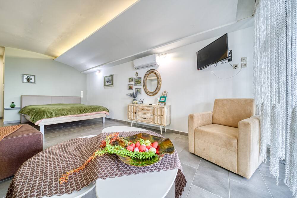 Photo of Livingroom in Kamena Vourla