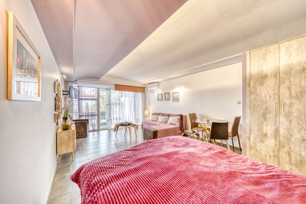 Photo of Bedroom in Kamena Vourla