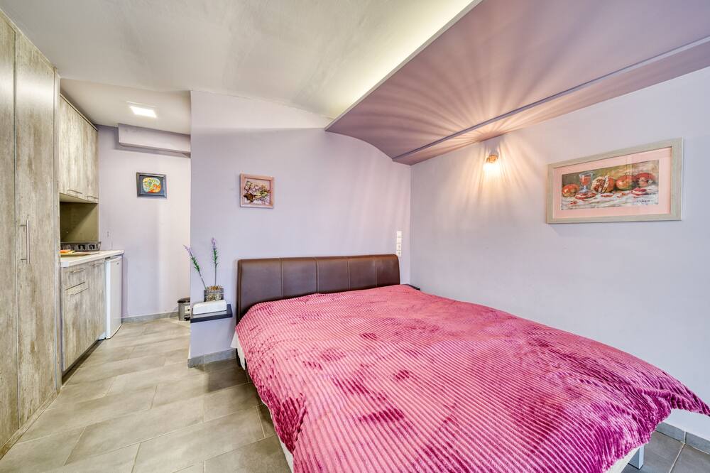 Photo of Bedroom in Kamena Vourla