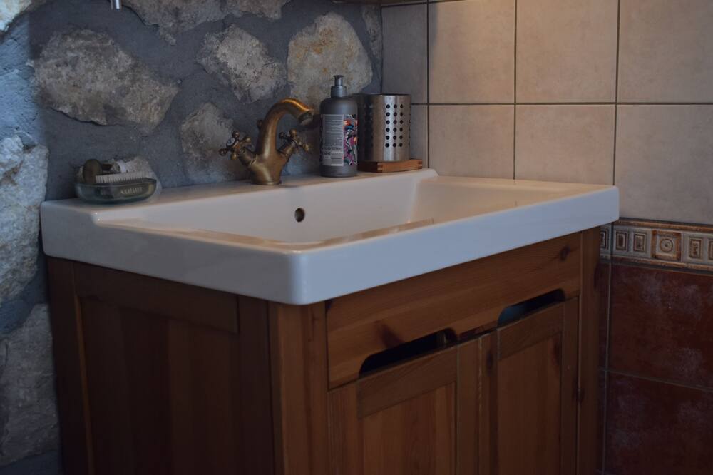 Photo of Bathroom in Synikia Mesi Trikalon