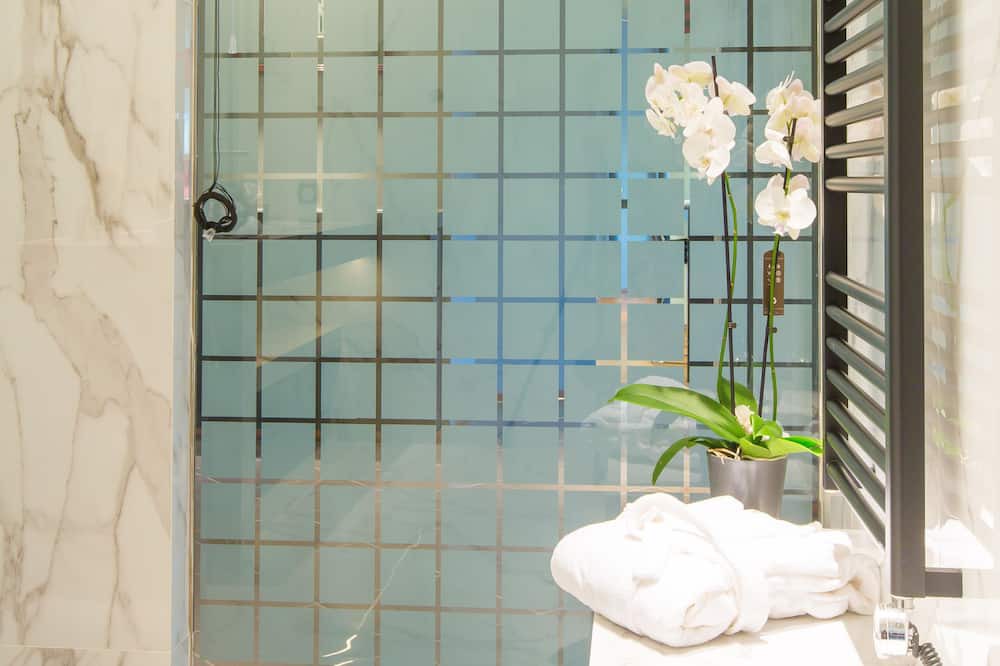 Photo of Bathroom in Galatsi