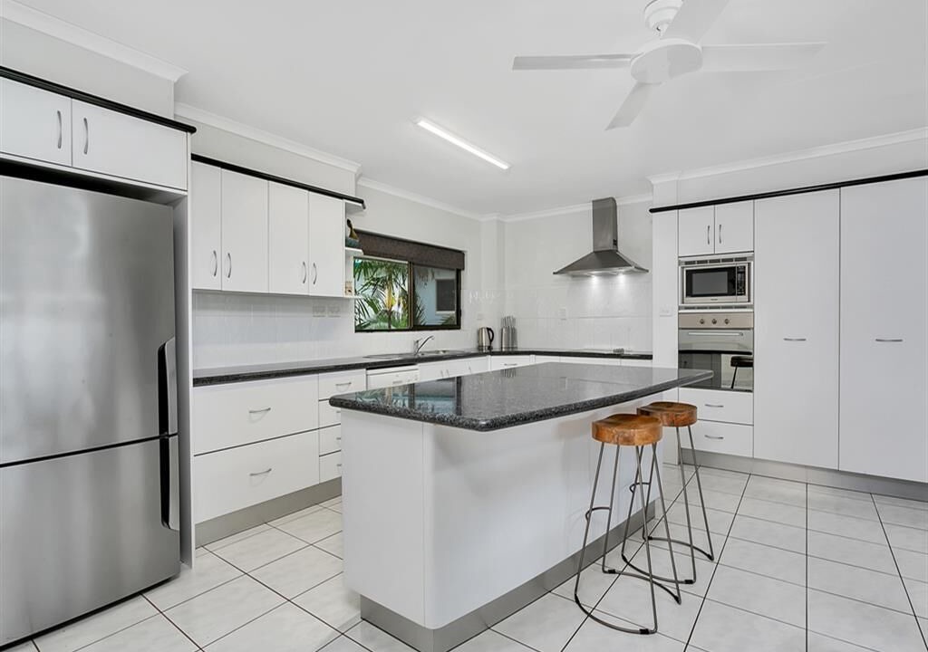 Photo of Kitchen in Trinity Beach