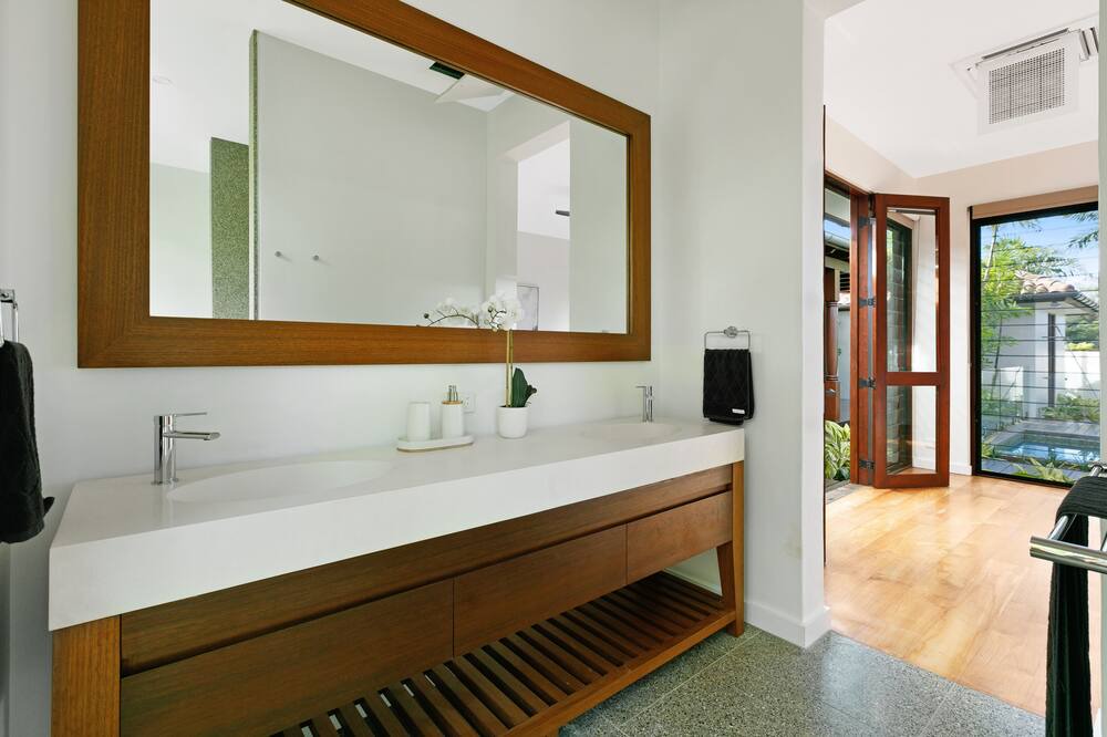 Photo of Bathroom in Palm Cove