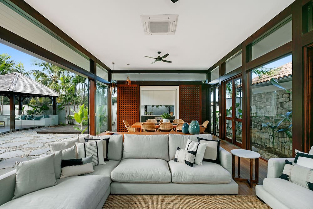 Photo of Livingroom in Palm Cove