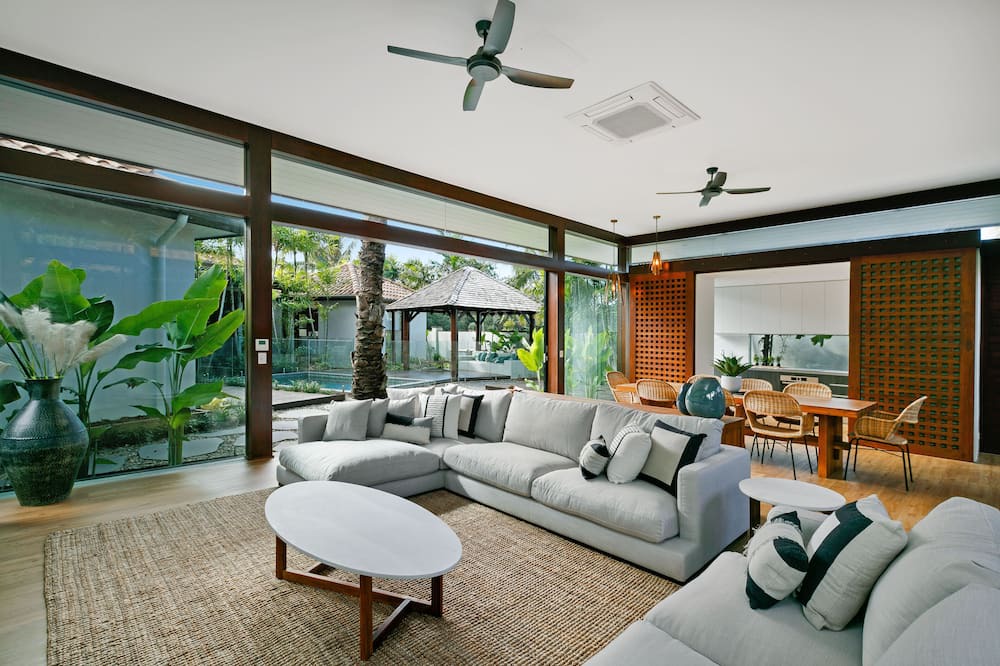 Photo of Livingroom in Palm Cove