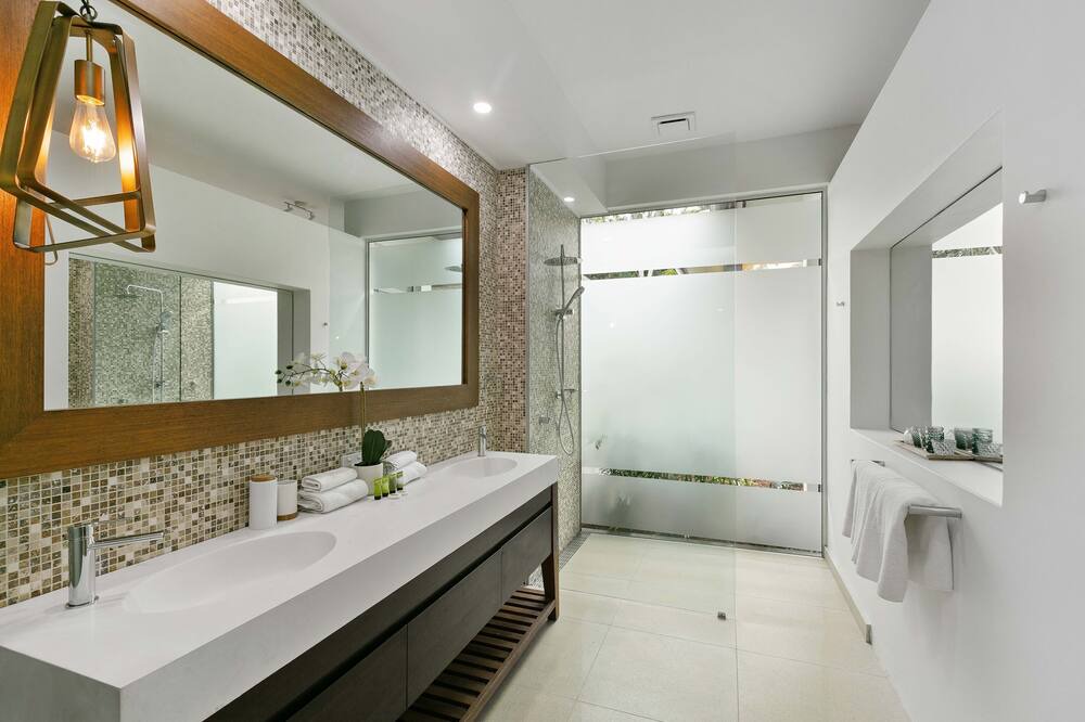 Photo of Bathroom in Palm Cove