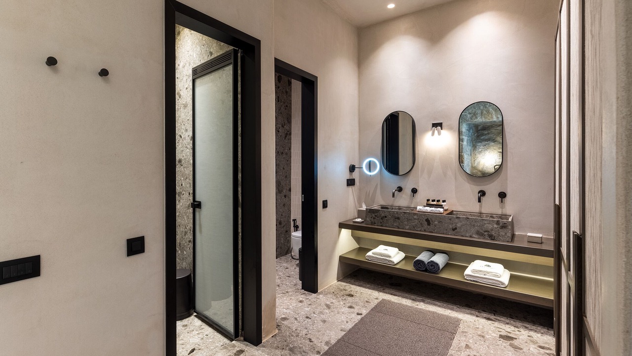 Photo of Bathroom in Ornos