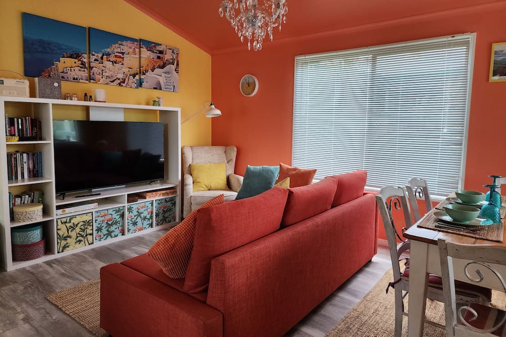 Photo of Livingroom in Lowood