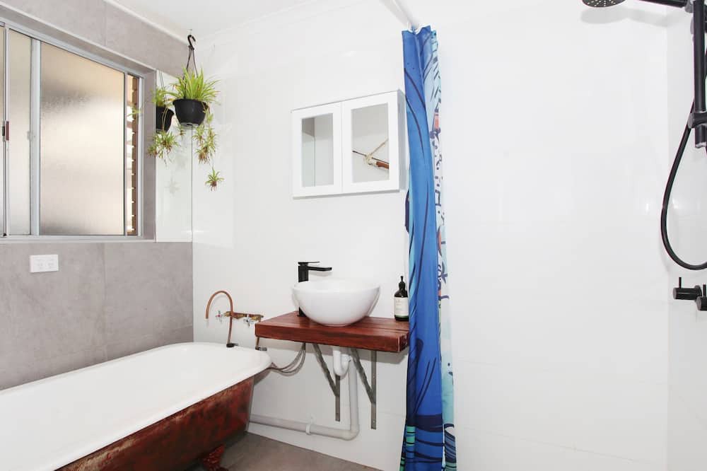 Photo of Bathroom in Warana