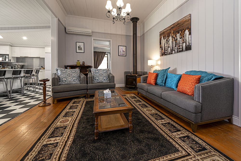 Photo of Livingroom in Warwick