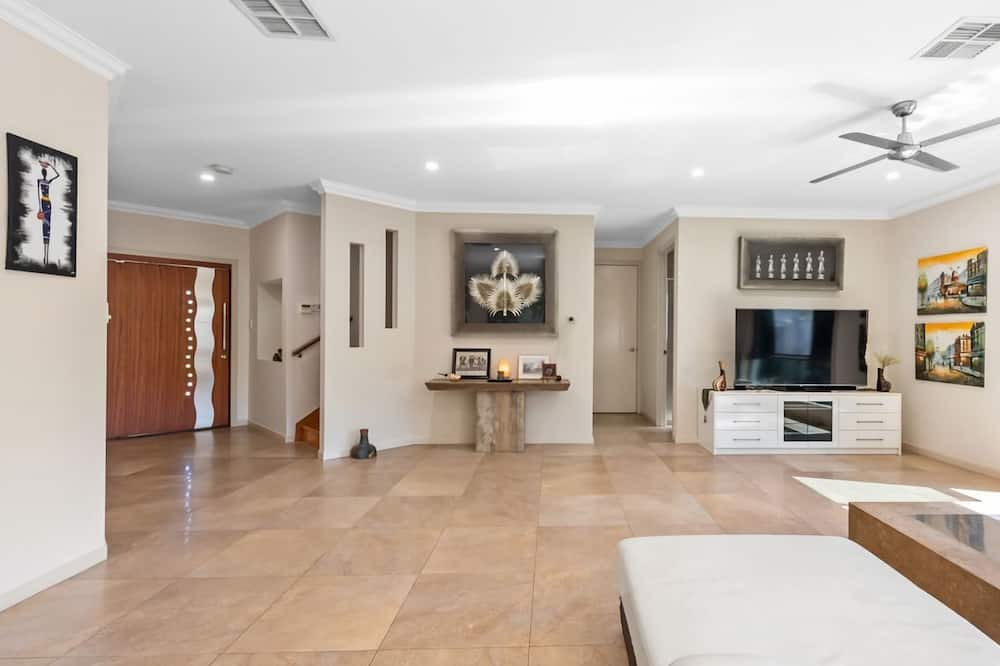 Photo of Livingroom in Scarborough