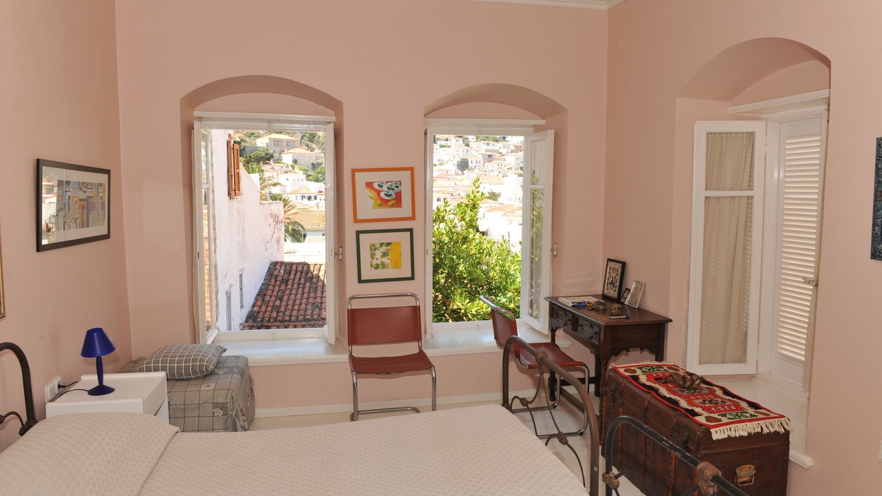 Photo of Others in Hydra