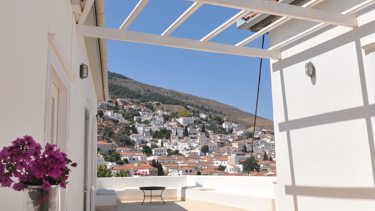 Photo of Others in Hydra