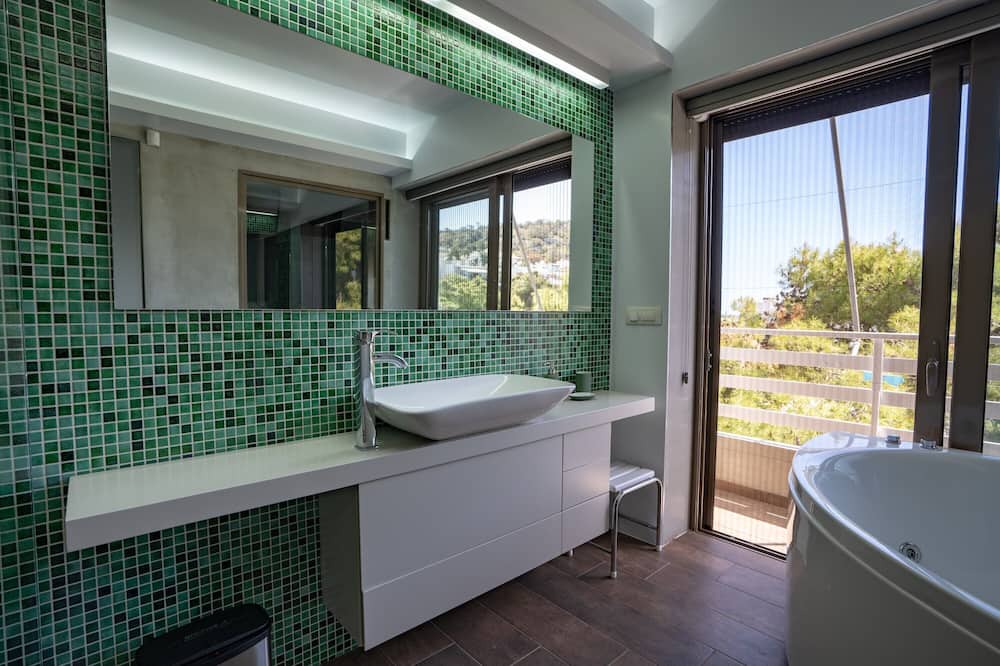 Photo of Bathroom in Varkiza