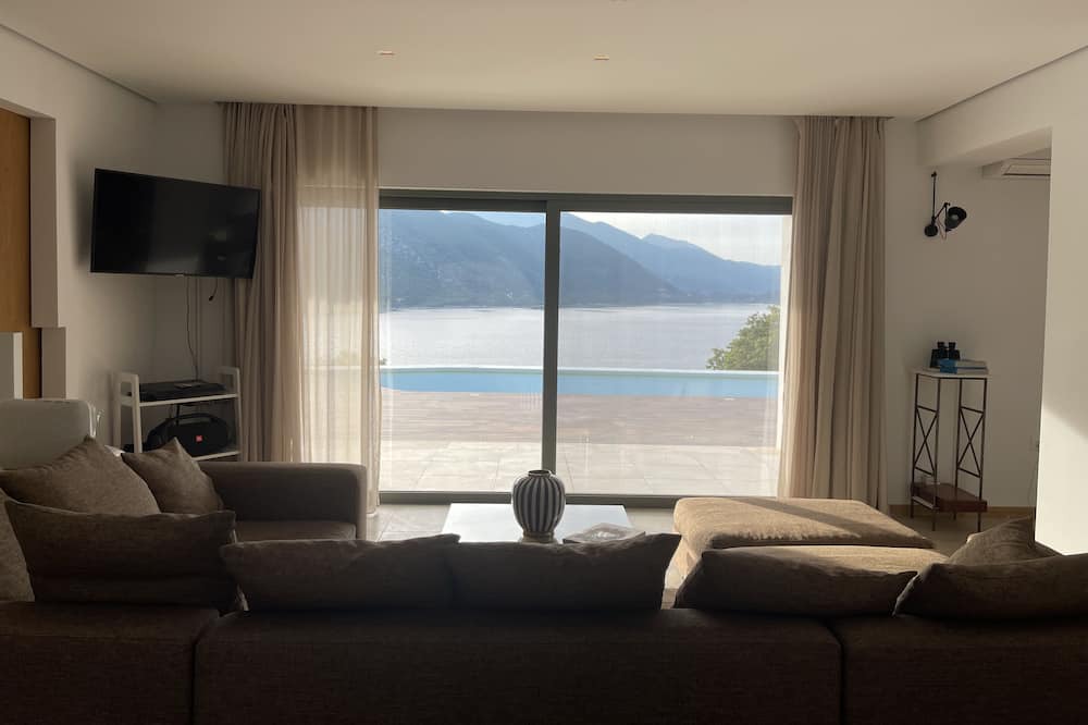 Photo of Livingroom in Meganisi