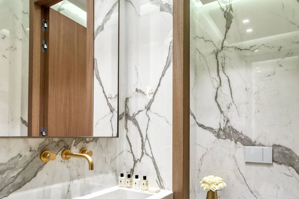 Photo of Bathroom in Mets