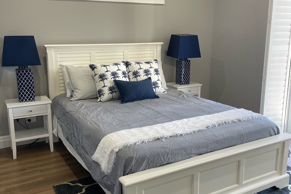 Photo of Bedroom in Blacks Beach