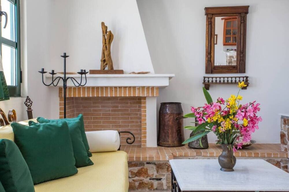 Photo of Livingroom in Votsi