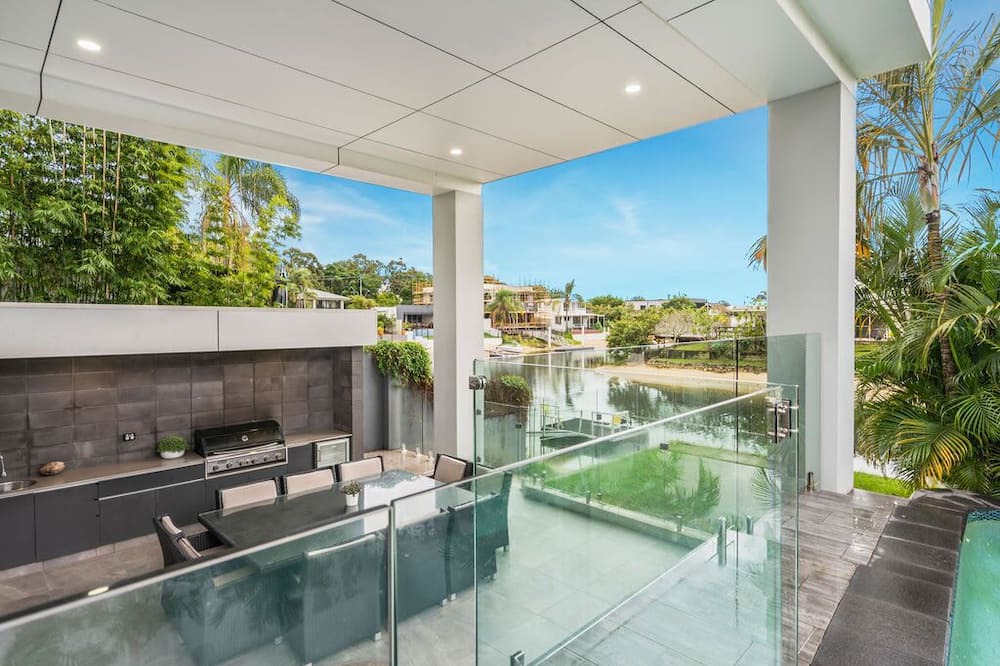 Photo of Patio Balcony in Broadbeach Waters