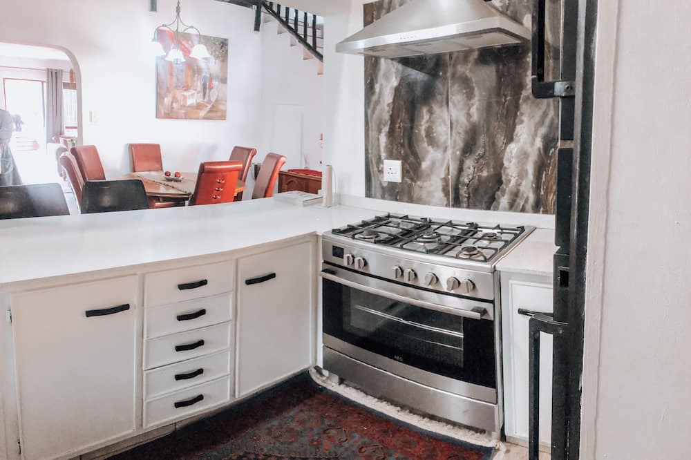 Photo of Kitchen in Faerie Glen