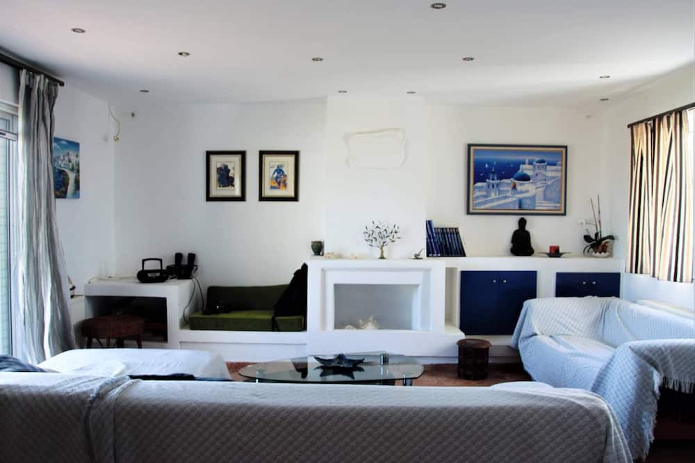 Photo of Livingroom in Lavreotiki