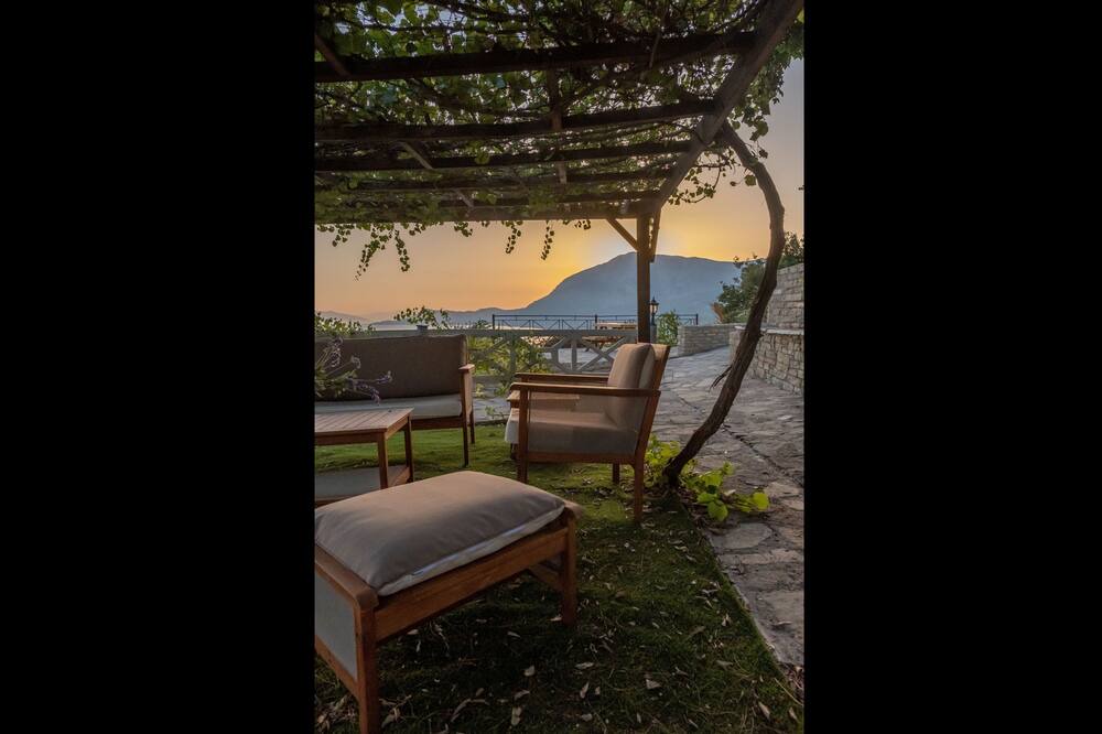 Photo of Patio Balcony in Koumeika