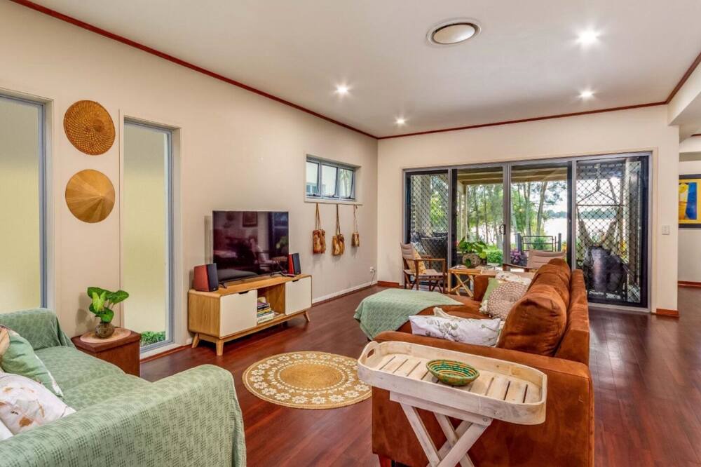 Photo of Livingroom in Sandstone Point