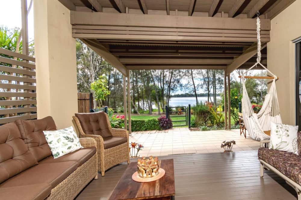 Photo of Patio Balcony in Sandstone Point