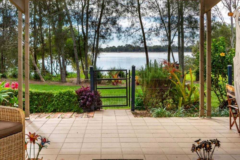 Photo of Outdoor in Sandstone Point