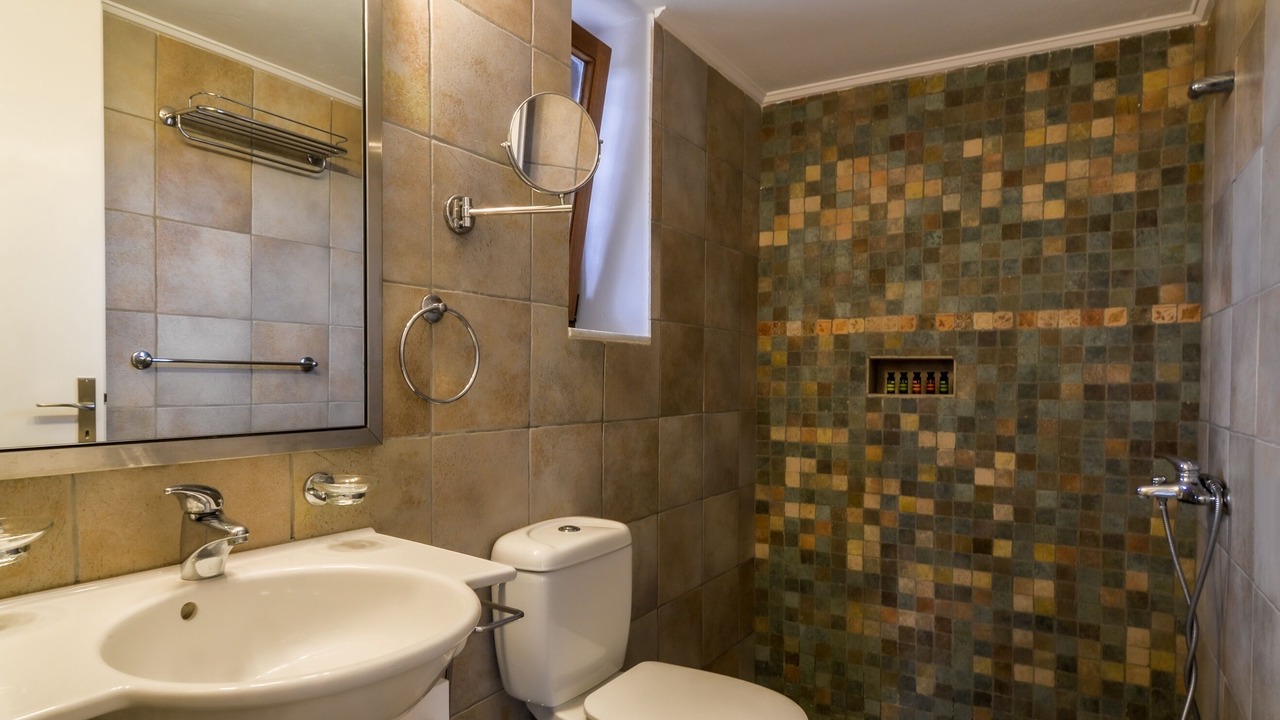Photo of Bathroom in Plepi