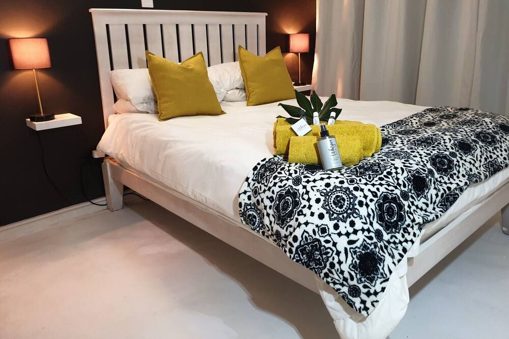 Photo of Bedroom in Myoli Beach