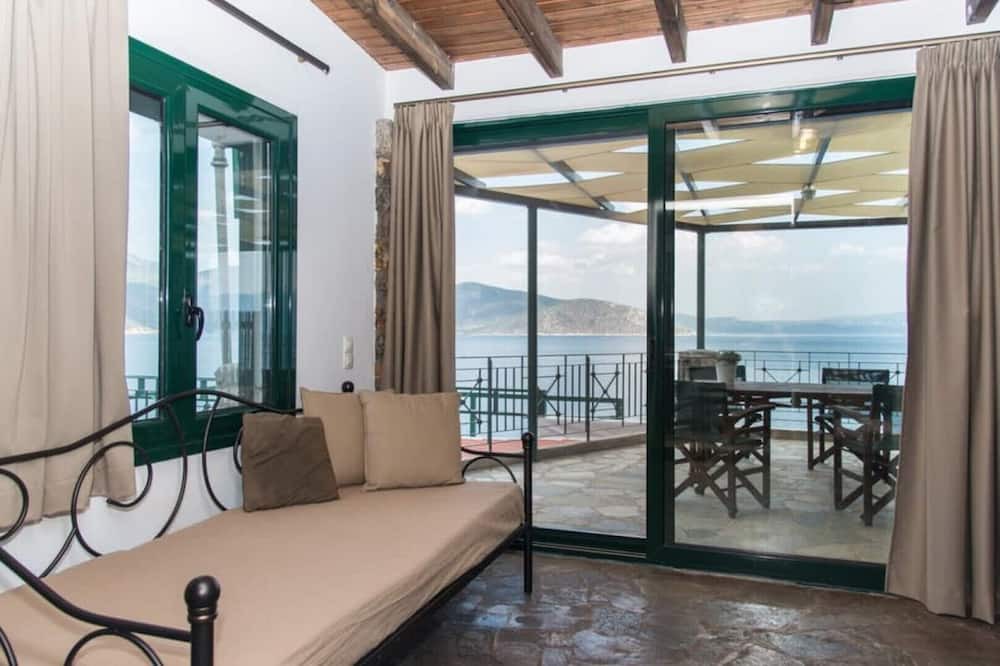 Photo of Livingroom in Phthiotis Region