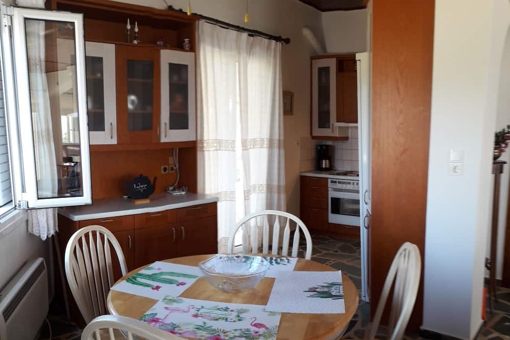 Photo of Kitchen in Platistomo
