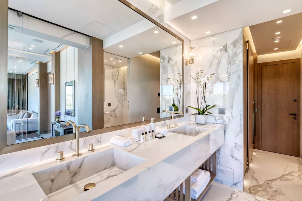 Photo of Bathroom in Mets