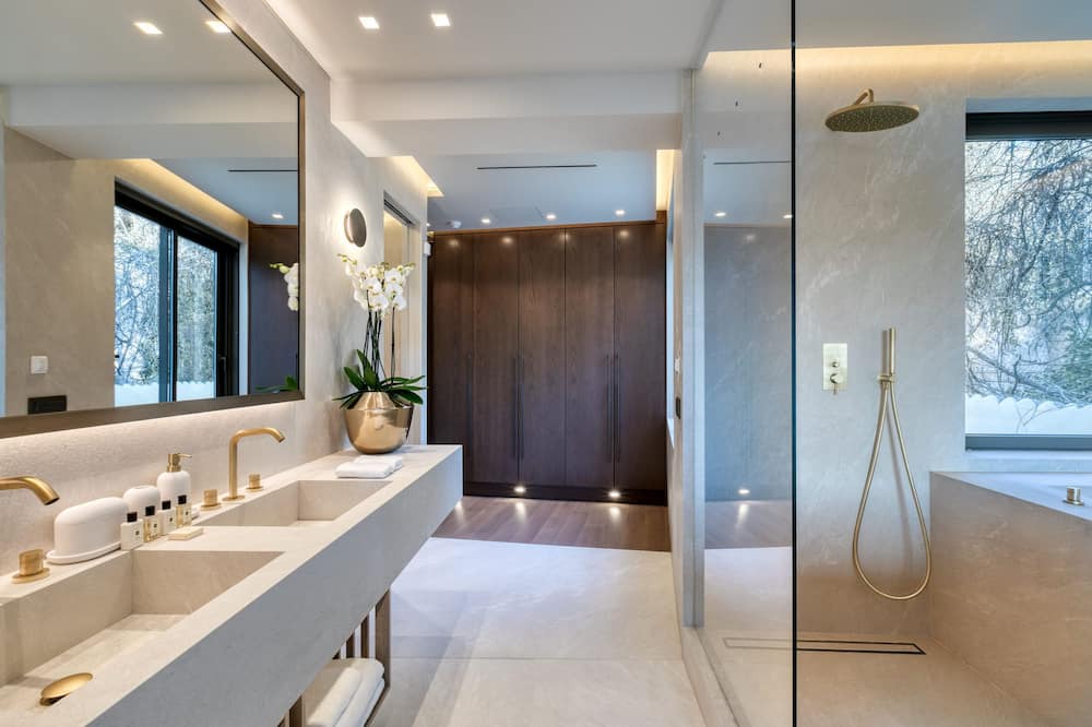 Photo of Bathroom in Mets