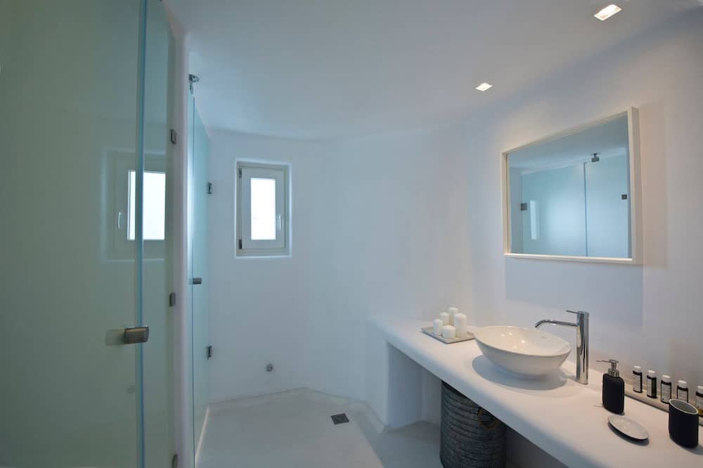 Photo of Bathroom in Tourlos