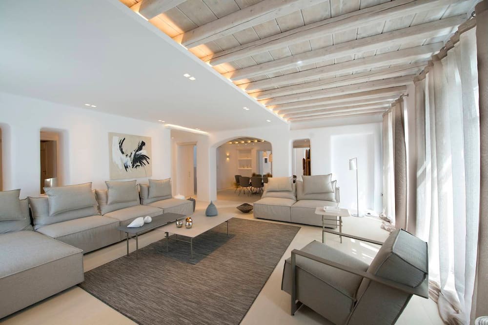 Photo of Livingroom in Tourlos