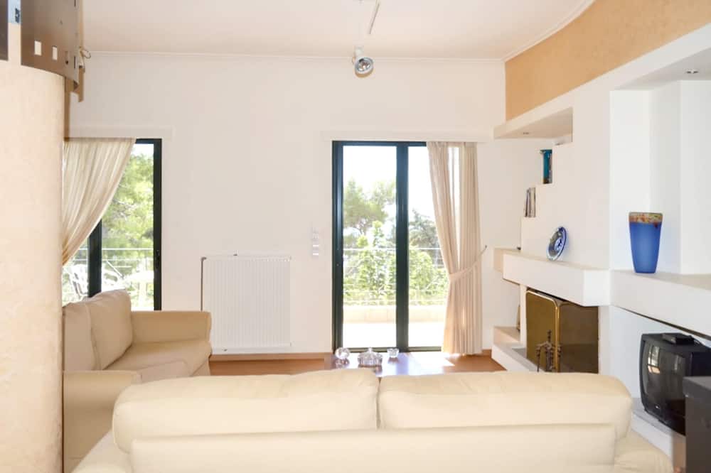 Photo of Livingroom in Karystos