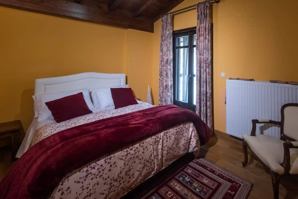 Photo of Bedroom in Karpenisi
